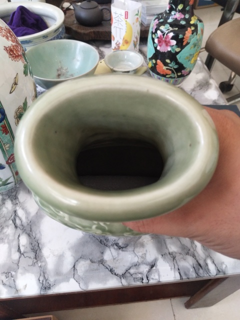 古玩陶瓷民國乾隆款青釉印花雙象鼻耳瓶拍賣，當前價格8800元