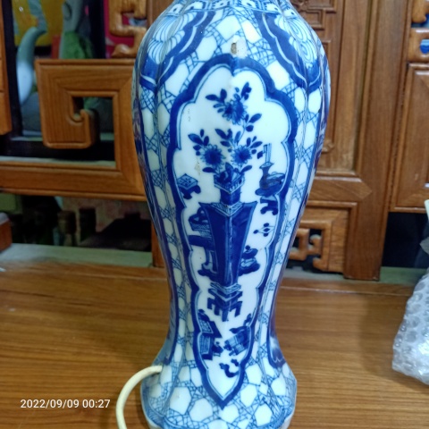 古玩陶瓷清代康熙山水紋青花瓶臺燈拍賣,當前價格6666元