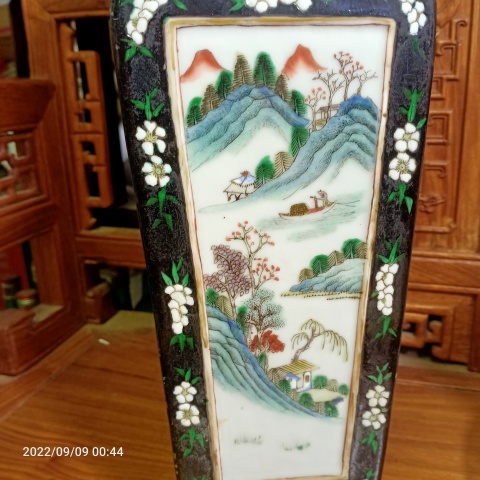 古玩陶瓷晚清雙象鼻耳花鳥紋四方彩繪瓶一對拍賣，當前價格28808元