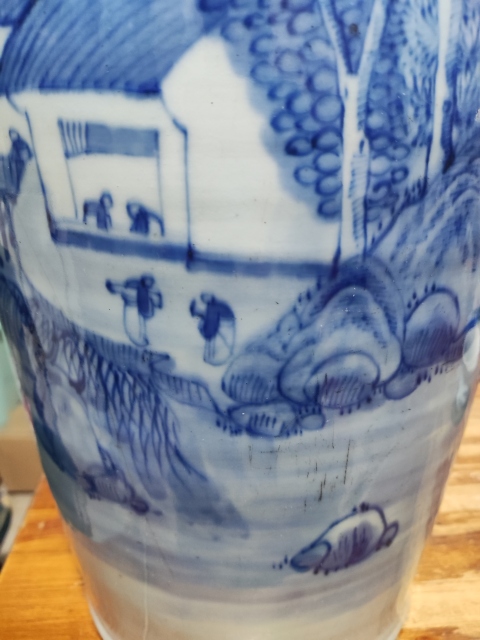 古玩陶瓷晚清人物山水青花雙耳盤口瓶拍賣,當前價格1988元