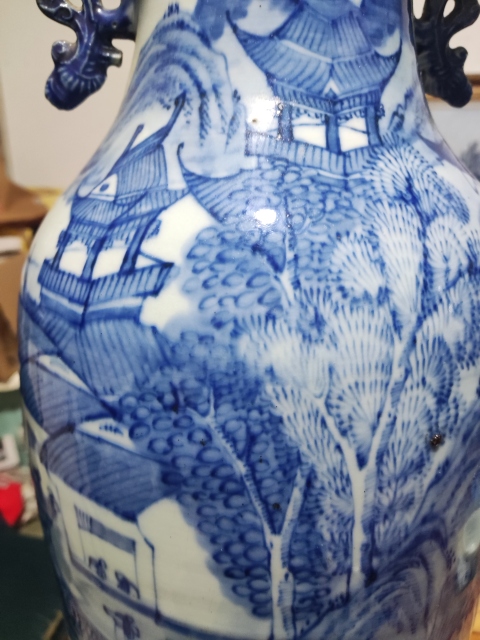古玩陶瓷晚清人物山水青花雙耳盤口瓶拍賣,當前價格1988元