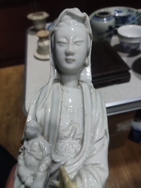 古玩陶瓷晚清德化窯白釉送子觀音塑像拍賣,當(dāng)前價格1688元