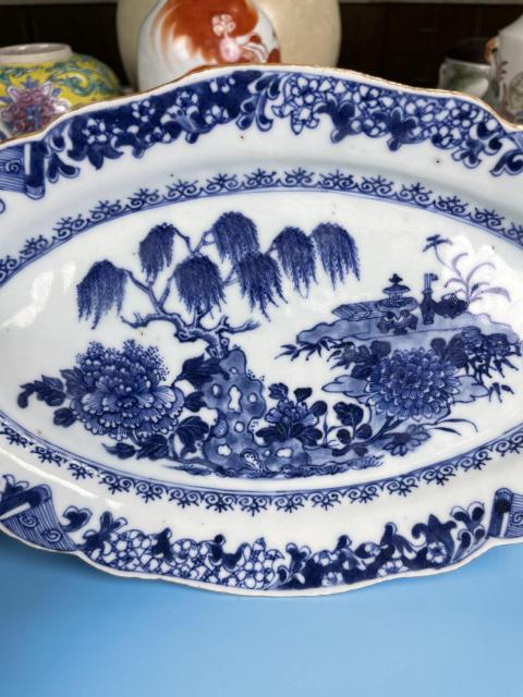 古玩陶瓷【實物保真】清乾隆青花花卉紋橢圓形花口盤拍賣，當前價格1300元