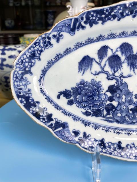 古玩陶瓷【實物保真】清乾隆青花花卉紋橢圓形花口盤拍賣，當前價格1300元