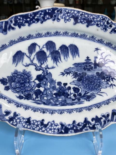 古玩陶瓷【實物保真】清乾隆青花花卉紋橢圓形花口盤拍賣，當前價格1300元