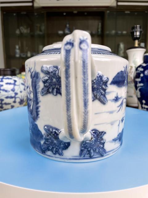古玩陶瓷清乾隆 精品青花山水人物紋大茶壺拍賣,當前價格750元