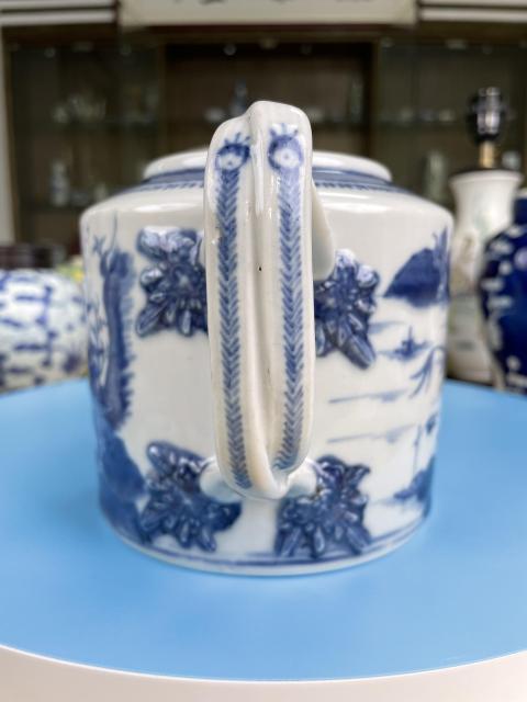 古玩陶瓷清乾隆 精品青花山水人物紋大茶壺拍賣,當前價格750元