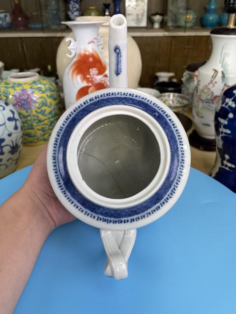 古玩陶瓷清乾隆 精品青花山水人物紋大茶壺拍賣,當前價格750元