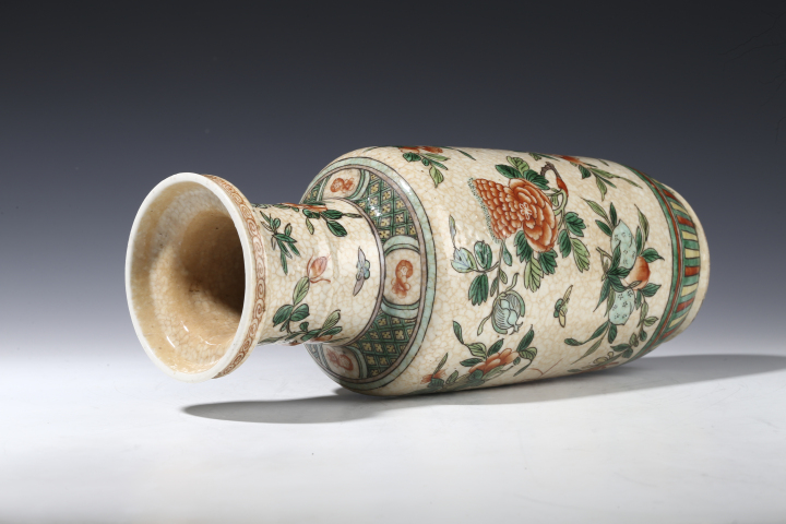 古玩陶瓷晚清·哥釉五彩四季花卉紋棒槌瓶拍賣，當前價格6600元