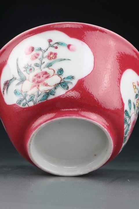 古玩陶瓷SJ-119-20】清雍正 胭脂紅粉彩開窗花卉紋杯盤拍賣,當前價格22000元