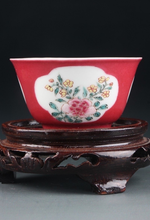 古玩陶瓷SJ-119-20】清雍正 胭脂紅粉彩開窗花卉紋杯盤拍賣,當前價格22000元