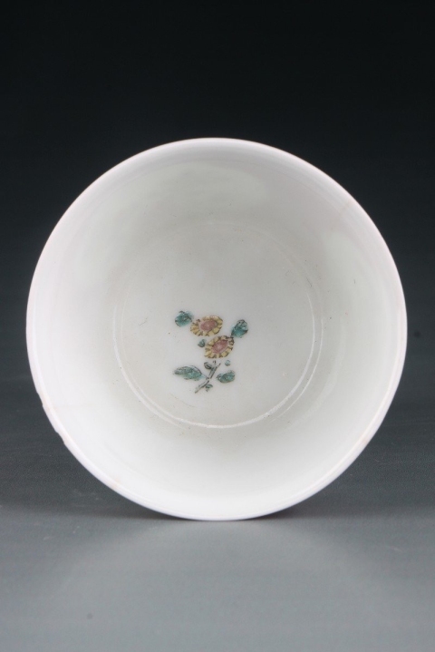 古玩陶瓷SJ-119-20】清雍正 胭脂紅粉彩開窗花卉紋杯盤拍賣,當前價格22000元
