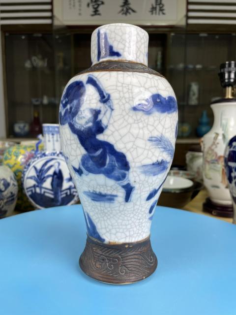 古玩陶瓷清道光 精品哥釉青花刀馬人物紋梅瓶拍賣,當前價格2900元