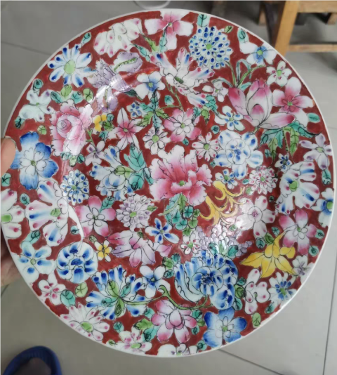 域鉴古玩】民国大清乾隆年制款百花不落地粉彩盘鉴定结果_民国大