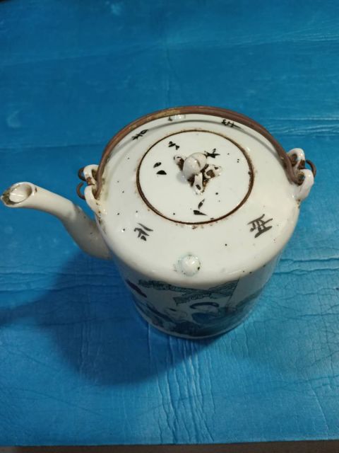 古玩陶瓷清末民初粉彩仕女人物提梁壺拍賣,當前價格1680元