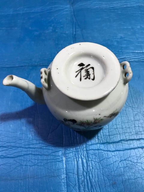 古玩陶瓷粉彩人物教子圖提梁壺拍賣，當前價格1800元