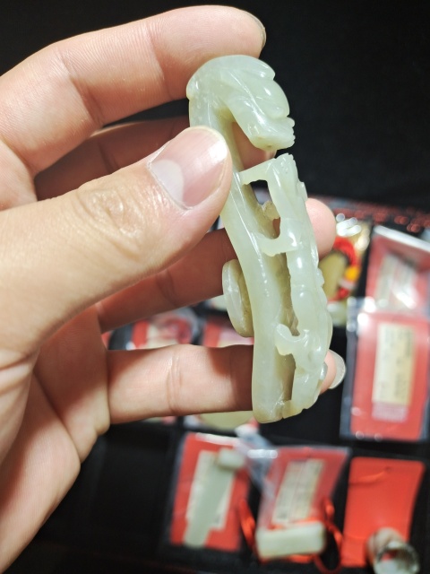 古玩玉器清和田籽料蒼龍教子帶鉤拍賣，當(dāng)前價格11888元