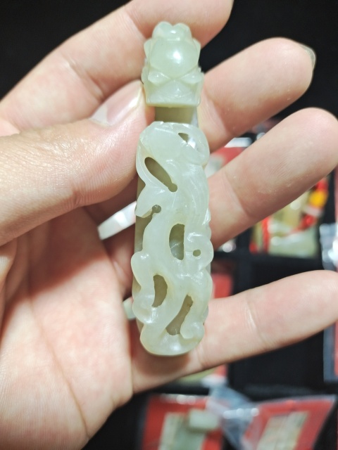 古玩玉器清和田籽料蒼龍教子帶鉤拍賣，當(dāng)前價格11888元