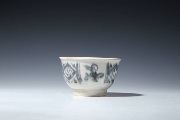 古玩陶瓷明晚·青花花卉紋碗拍賣,當前價格999元