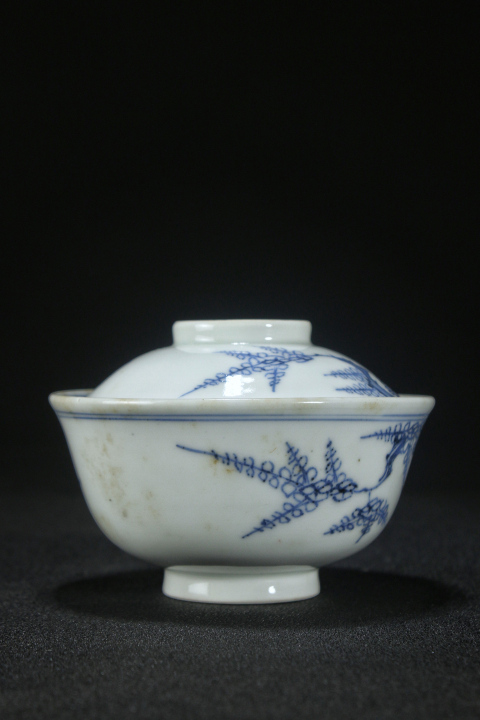 古玩陶瓷回流·青花過墻梅蓋碗拍賣，當(dāng)前價格1288元