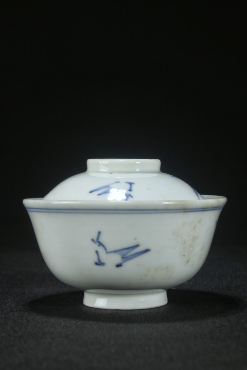 古玩陶瓷回流·青花過墻梅蓋碗拍賣，當(dāng)前價格1288元