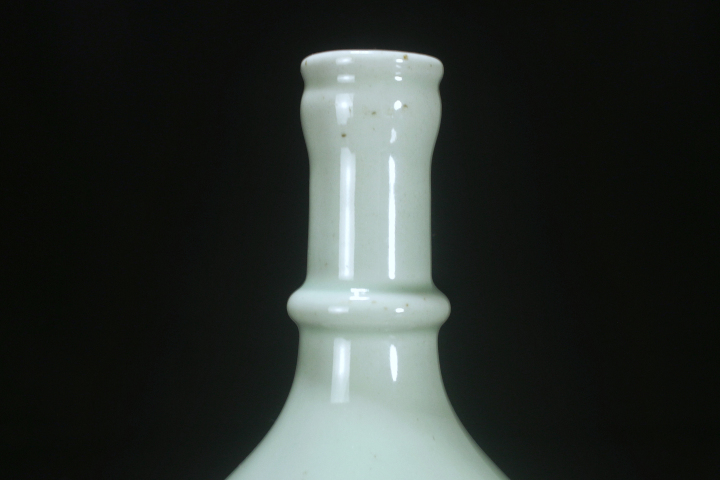 古玩陶瓷創匯精瓷·豆青釉暗刻花瓶拍賣，當前價格300元