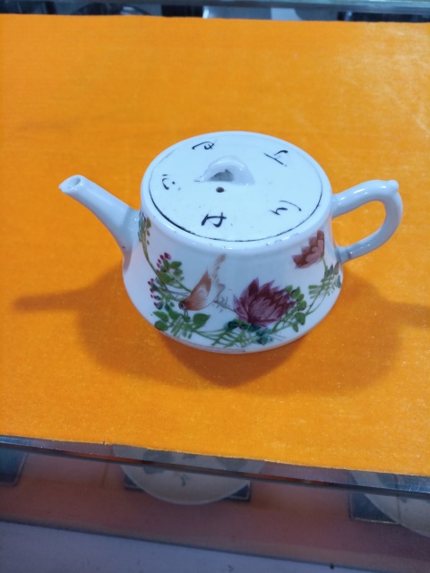 古玩陶瓷清末民初淺降花鳥(niǎo)手把壺拍賣，當(dāng)前價(jià)格800元
