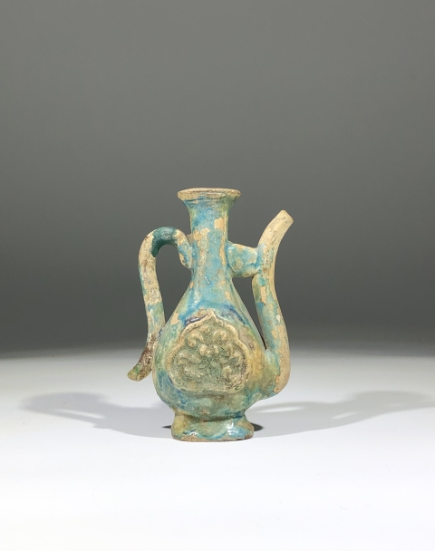 古玩陶瓷明代孔雀藍(lán)琺華彩印花執(zhí)壺拍賣,當(dāng)前價(jià)格0元