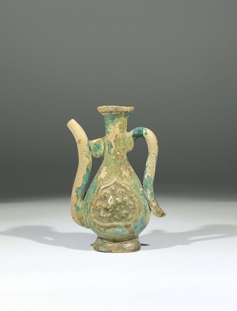 古玩陶瓷明代孔雀藍(lán)琺華彩印花執(zhí)壺拍賣,當(dāng)前價(jià)格0元