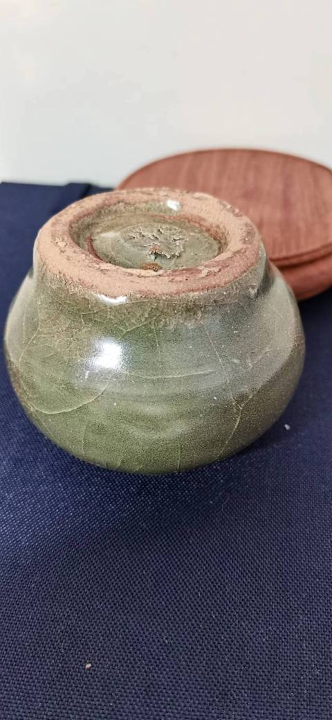 古玩陶瓷元代龍泉窯青釉蓋罐拍賣,當前價格2000元