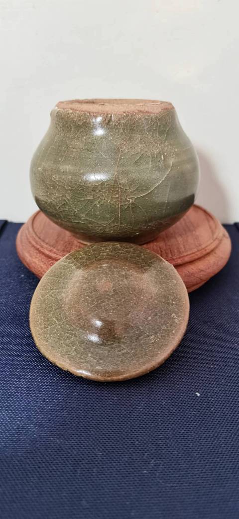 古玩陶瓷元代龍泉窯青釉蓋罐拍賣,當前價格2000元