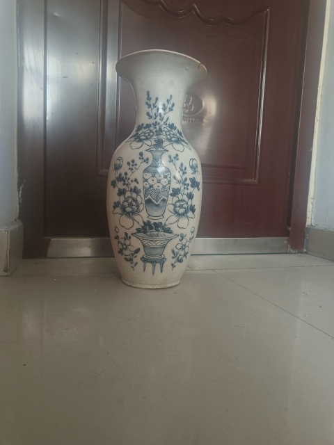 古玩陶瓷清光緒磁州窯系青花花卉紋瓶拍賣,當前價格1600元
