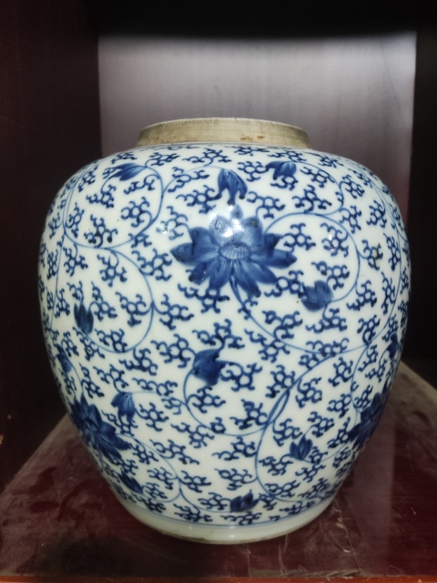 古玩陶瓷清早期雍正花卉紋青花罐拍賣，當(dāng)前價格2288元