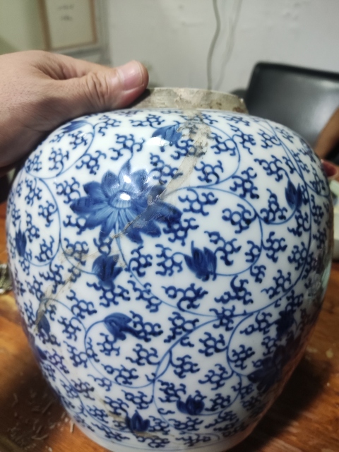 古玩陶瓷清早期雍正花卉紋青花罐拍賣，當(dāng)前價格2288元