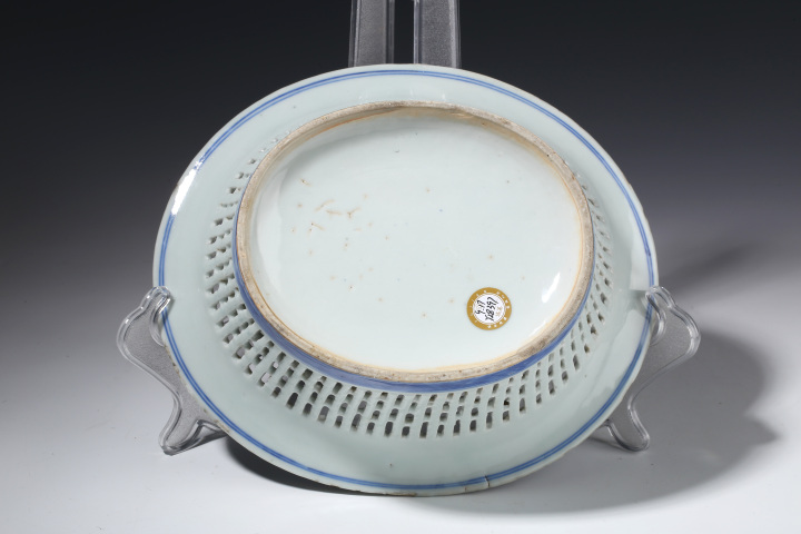 古玩陶瓷清中·青花山水紋果盤拍賣，當(dāng)前價格2900元