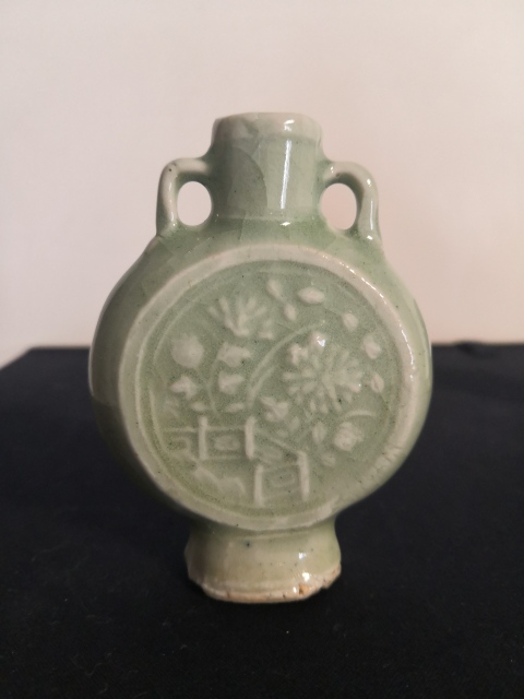 古玩陶瓷清中豆青釉印花雙耳瓶拍賣，當前價格4300元