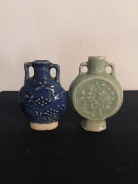 古玩陶瓷清中豆青釉印花雙耳瓶拍賣，當前價格4300元
