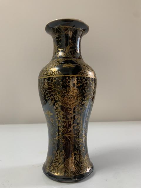 域鉴古玩】晚清风格的乌金釉描金观音瓶鉴定结果_晚清风格的乌金