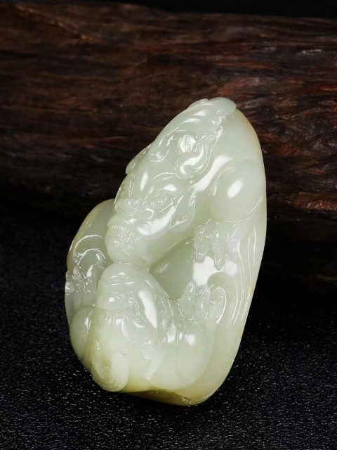 古玩玉器特價??松石雙色巧雕“大圣歸來”拍賣，當前價格6688元