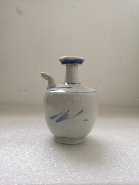 古玩陶瓷清代中期青花盤口無柄壺拍賣,當前價格580元