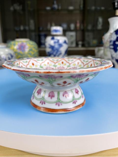 古玩陶瓷清咸豐 精品料彩粉彩花卉紋高足菱口盤拍賣,當(dāng)前價格2100元