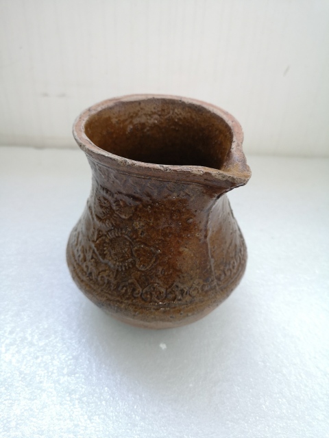 古玩陶瓷清代早期褐釉印花流口執壺拍賣,當前價格680元