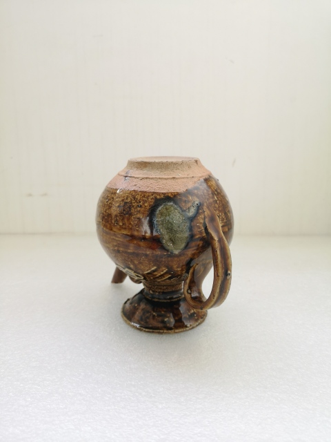 古玩陶瓷清代早期褐釉印花執(zhí)壺拍賣，當(dāng)前價(jià)格750元