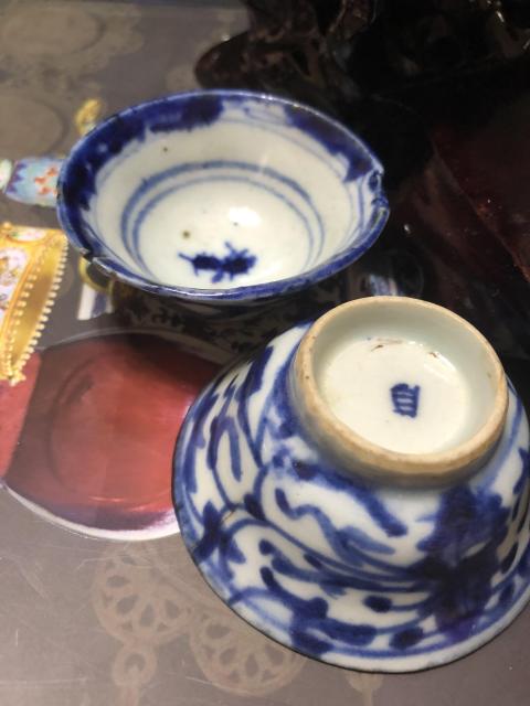 古玩陶瓷【清中】青花花卉紋酒杯-（3只）拍賣，當前價格500元