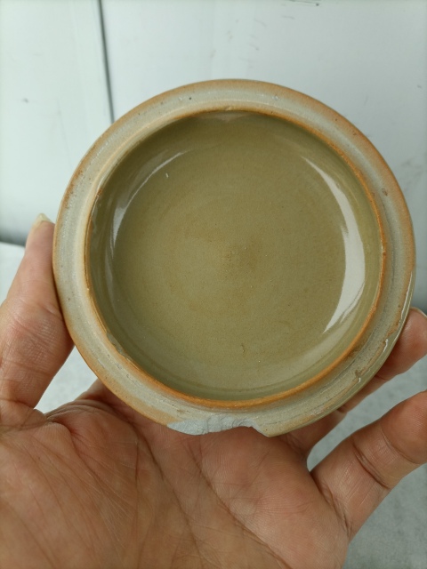 古玩陶瓷龍泉青瓷刻蓮花紋罐蓋拍賣，當前價格300元