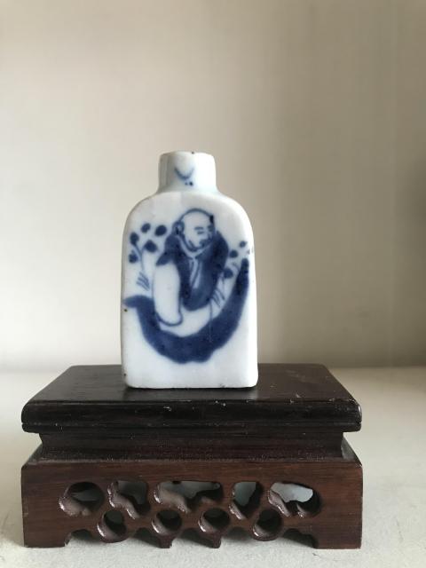 古玩陶瓷晚清人物紋青花鼻煙壺拍賣,當前價格280元