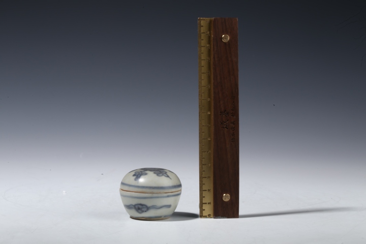 古玩陶瓷晚明·青花花卉紋蓋盒拍賣,當前價格1400元