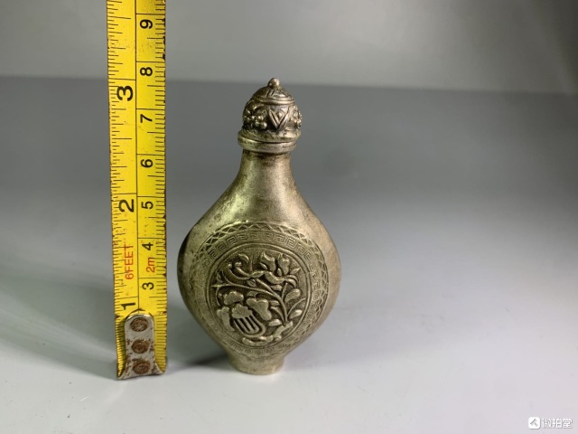 古玩雜項(xiàng)浮雕白銅鼻煙壺拍賣,當(dāng)前價(jià)格480元