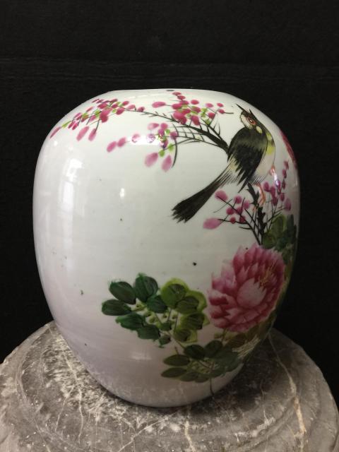 古玩陶瓷粉彩花鳥花卉紋冬瓜罐拍賣,當前價格1500元
