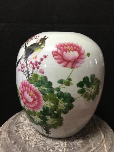 古玩陶瓷粉彩花鳥花卉紋冬瓜罐拍賣,當前價格1500元